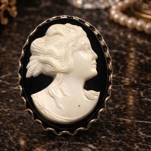 VINTAGE 1970s Black Onyx Ivory CAMEO BROOCH Silver Tone Frame LARGE Statement